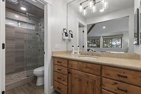 Snow Flower 078 3 Bedroom Condo by RedAwning