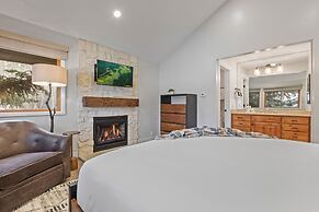 Snow Flower 078 3 Bedroom Condo by RedAwning