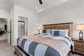 Terra Retreat #9 4 Bedroom Condo
