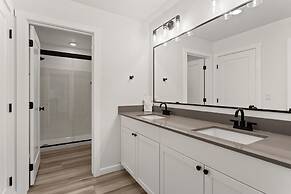 Terra Retreat #9 4 Bedroom Condo