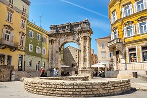 Apartment Amfiteatar Pula Old Town