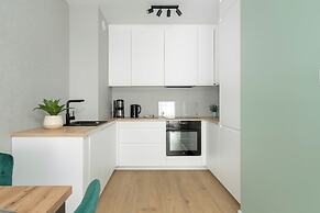 Apartment With Parking by Renters