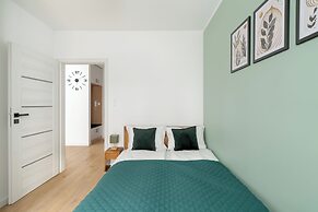 Apartment With Parking by Renters