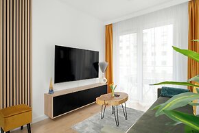 Apartment With Parking by Renters