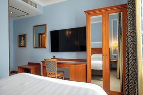 Consoli Romani Vatican Rooms
