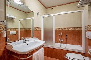 Consoli Romani Vatican Rooms