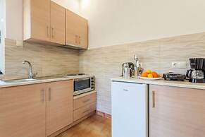 Summer Rose Garden Getaway - A Step to the Beach