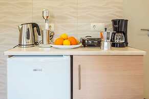 Summer Rose Garden Getaway - A Step to the Beach