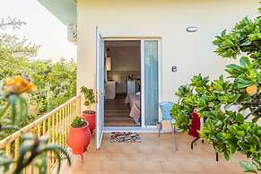 Summer Rose Garden Getaway - A Step to the Beach