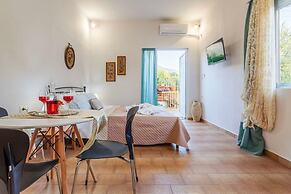 Summer Rose Garden Getaway - A Step to the Beach