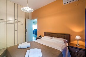 Escape to Paradise - Chania s Seaside Getaway