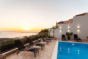 Aigli Luxury Villa - Panoramic Seaview Retreat