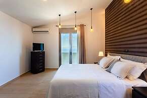 Aigli Luxury Villa - Panoramic Seaview Retreat