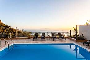 Aigli Luxury Villa - Panoramic Seaview Retreat