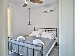 Villa Maria - Naoussa Fishes Blue Grey Suite