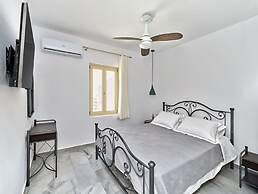 Villa Maria - Naoussa Pigeons Blue Gold Suite