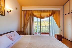 Beachfront Luxury Villa-private Pool Garden Heaven