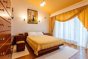 Beachfront Luxury Villa-private Pool Garden Heaven