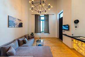 Aigli Seafront Loft-luxury Design Retreat