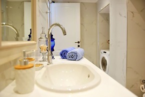 A Sea-licious Vacation - Chic Style in Hydra