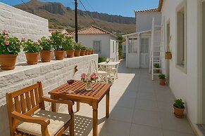 A Sea-licious Vacation - Chic Style in Hydra
