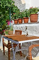 A Sea-licious Vacation - Chic Style in Hydra