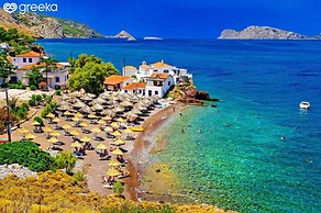 A Sea-licious Vacation - Chic Style in Hydra