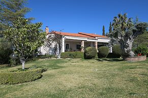 Nerotrivia Villa - Ocean Panorama and Lush Gardens