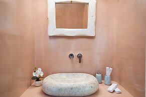 Yiota Collection  3Suites&3Prive Jacuzzi