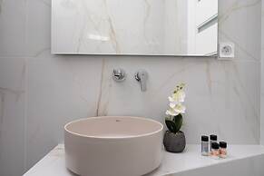 Yiota Collection  4 Suites & 4 Prive Jacuzzi