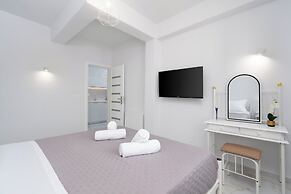 Yiota Collection  4 Suites & 4 Prive Jacuzzi
