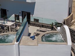 Yiota Collection  3Suites&3Prive Jacuzzi