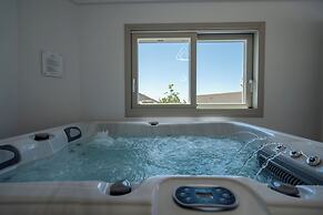 Yiota Collection  4 Suites & 4 Prive Jacuzzi