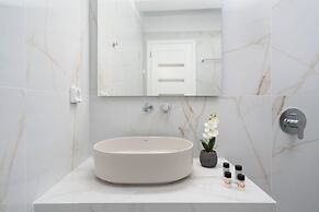 Yiota Collection  4 Suites & 4 Prive Jacuzzi