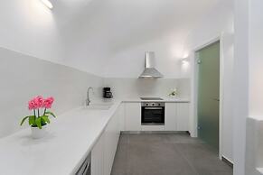 Yiota Collection  3Suites&3Prive Jacuzzi