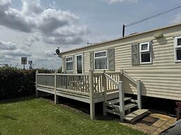 Family Friendly 3 Bedroom Caravan Pets go Free