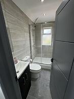 Drayton Dream House - 6 Bedrooms