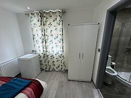 Drayton Dream House - 6 Bedrooms