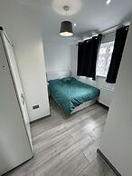 Drayton Dream House - 6 Bedrooms