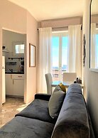 Bright studio with balcony - Visconti 14