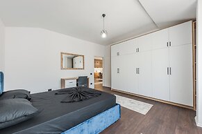 The City Center Penthouse by PS