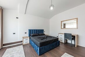 The City Center Penthouse by PS