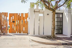 Modern House in Yautepec l Pool & Garden