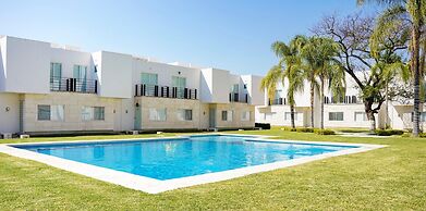Modern House in Yautepec l Pool & Garden