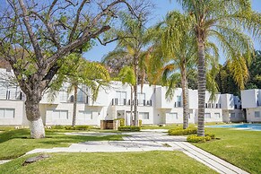 Modern House in Yautepec l Pool & Garden