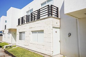 Modern House in Yautepec l Pool & Garden