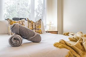 Cozy 1 Bedroom Townhouse