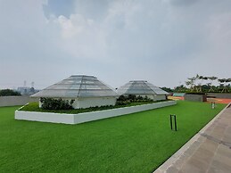 Restful And Warm Studio Serpong Garden Apartment