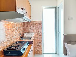 Warm And Modern Studio At Bassura City Apartment