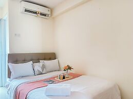 Warm And Modern Studio At Bassura City Apartment